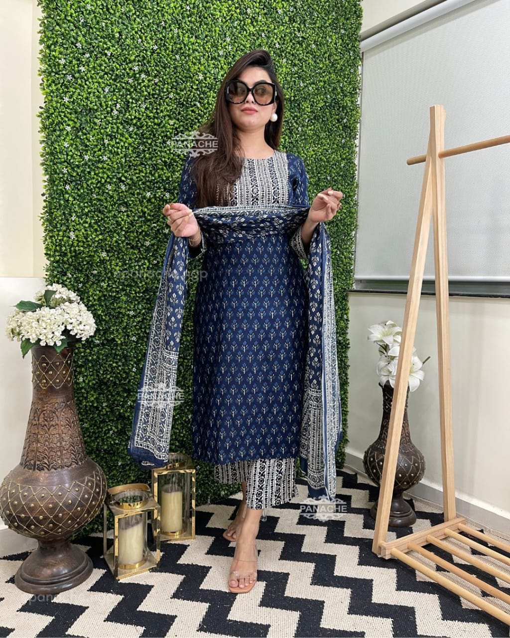 Noor Handcrafted Mirror Work Kurta Set