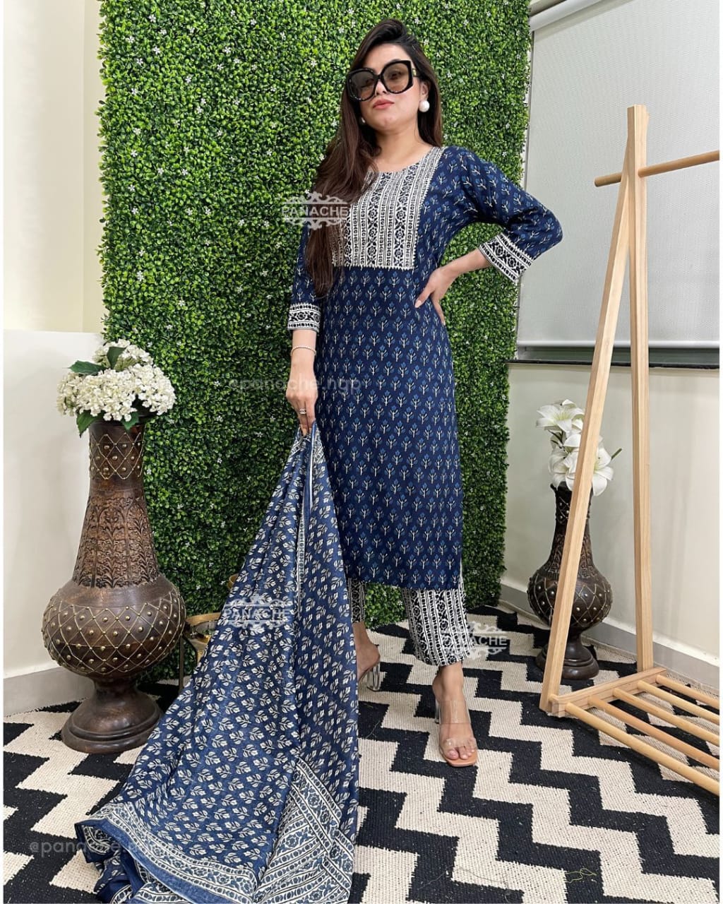 Noor Handcrafted Mirror Work Kurta Set