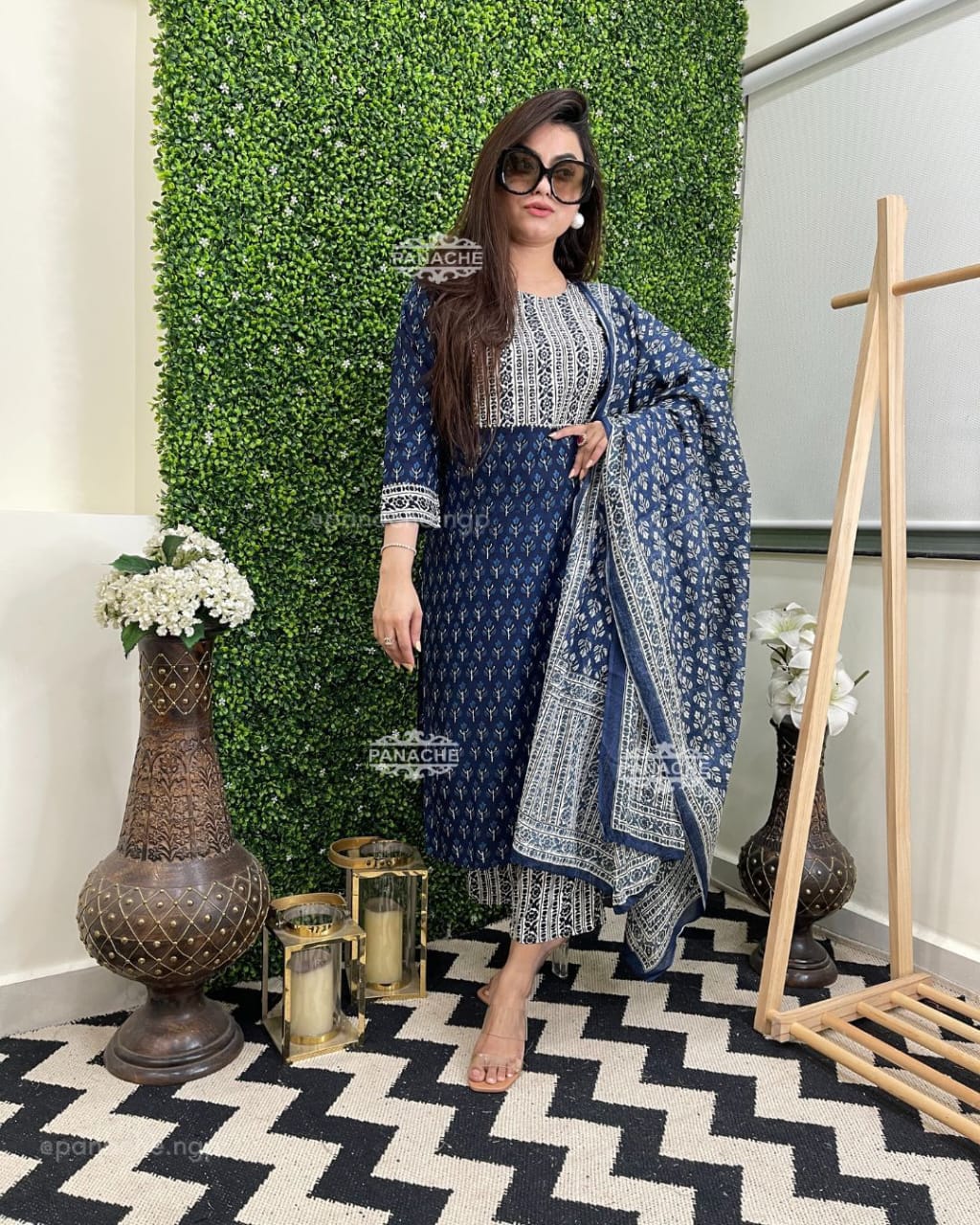 Noor Handcrafted Mirror Work Kurta Set